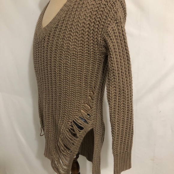 Womens Tan GUESS Sweater. Size XS. Single Mom Breast Cancer Fundraiser. - Picture 4 of 8